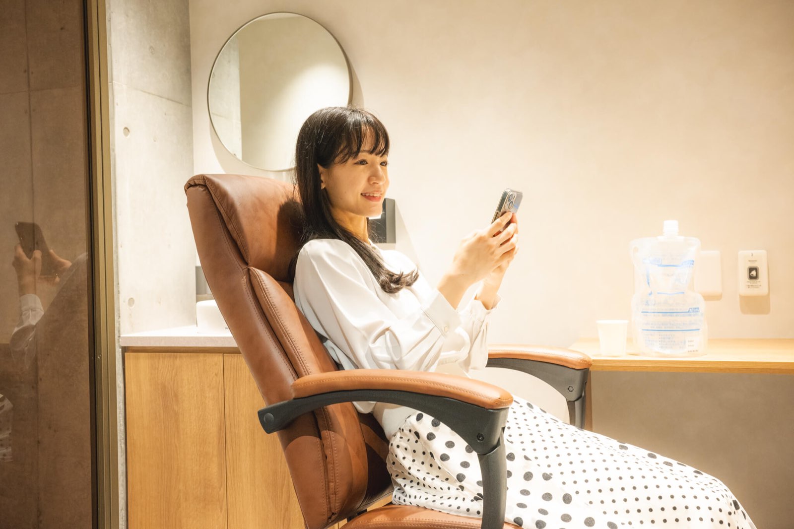 リクライニングチェアでくつろぐ受診者